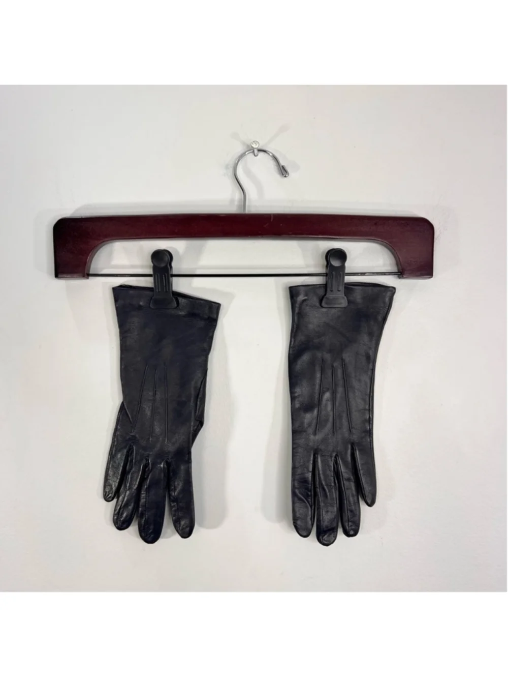 Vintage DENTS Britain buttery soft dark blue leather silk lined gloves 6.5